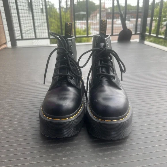 Dr Martens 101 Quad Smooth Leather Platform Ankle Boots in black US size 7 EU 38 - Picture 1 of 7
